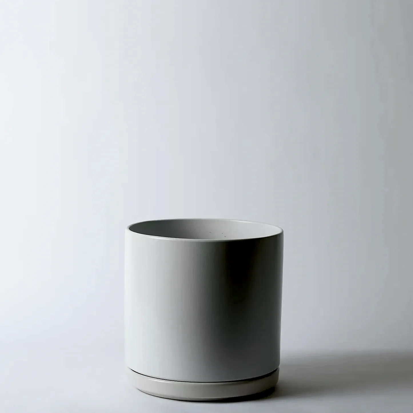 Solid Goods Planter with Saucer