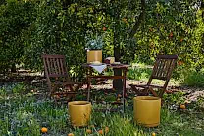 Solid Goods Planter with Saucer
