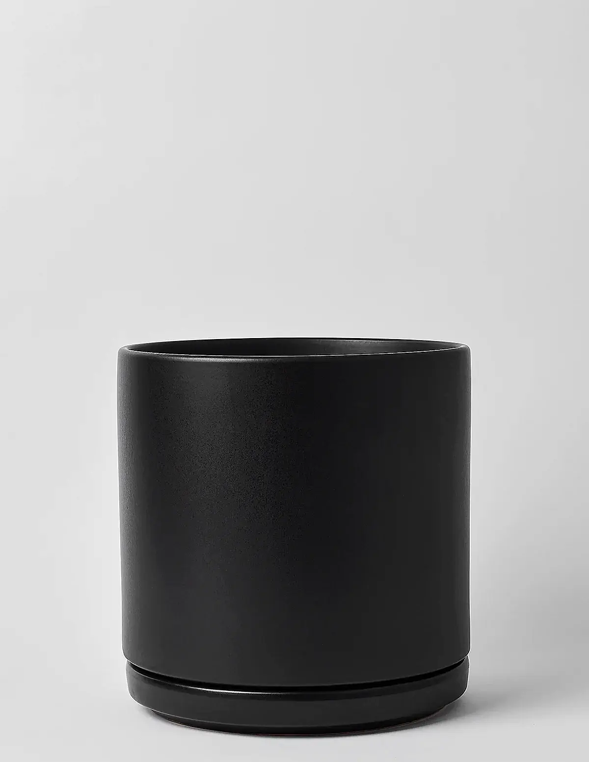 Solid Goods Planter with Saucer