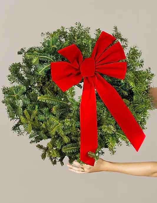 22" Holiday Wreath With Bow