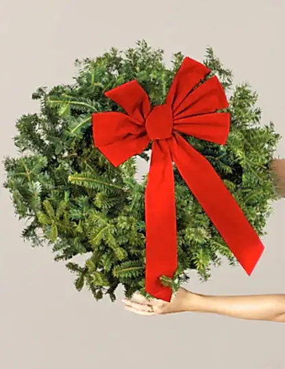22" Holiday Wreath With Bow